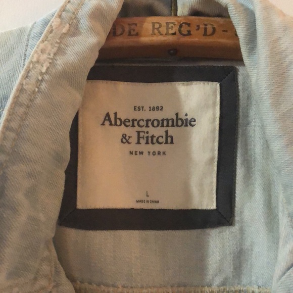 ABERCROMBIE & FITCH SLEEVELESS JEAN JACKET - Picture 3 of 4